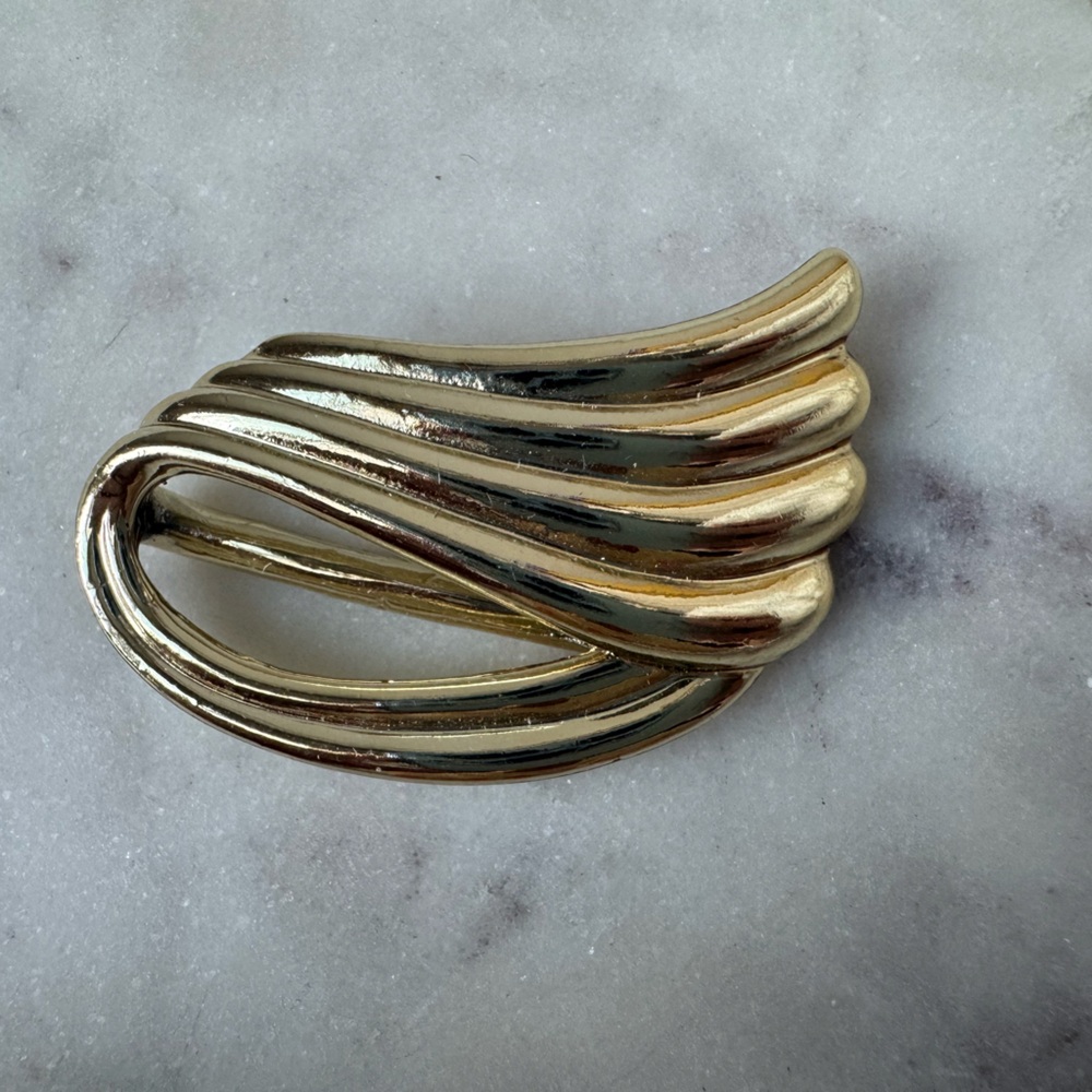 Vintage 70s Signed Piscitelli Angel Wing Gold Tone Scarf Clip 2”